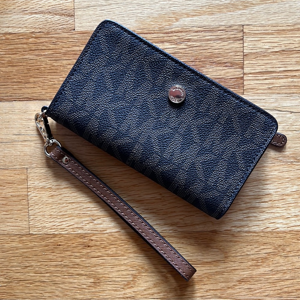 Michael Kors Phone Wristlet